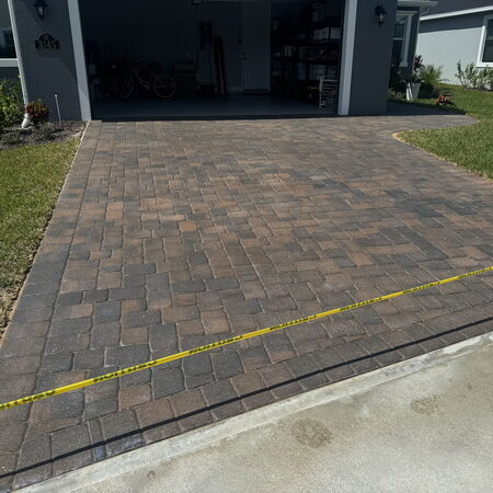 After paver sealing a driveway with efflorescence removed
